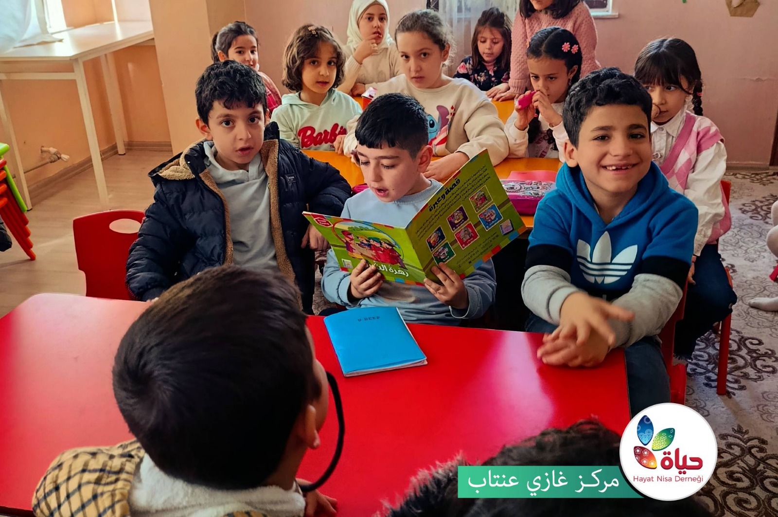 جلسات قراءة ممتعة ومناقشة قصص مفيدة في مكتبة مركز غازي عنتاب
